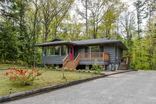 18 Fernanne Dr, Tiny, ON, L0L2J0 | Card Image