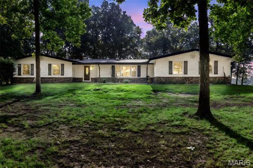 2850 S Highway W, Winfield, MO, 63389-2022 | Card Image