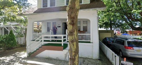24 N Vassar Sq, Ventnor City, NJ, 08406-2418 | Card Image