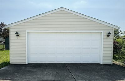 View of garage | Image 3