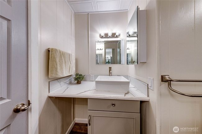 Another view of one of the sinks in the primary bath. | Image 22