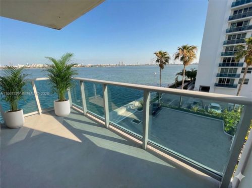 3d-7501 E Treasure Dr, North Bay Village, FL, 33141-4302 | Card Image