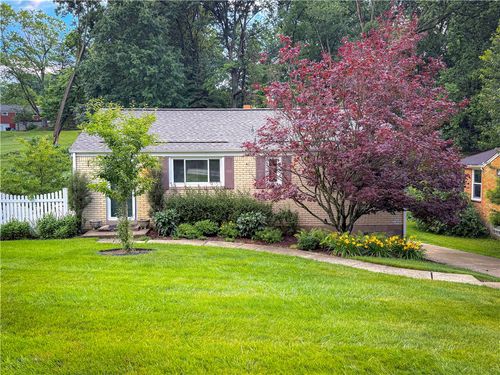 951 Logan Rd, Bethel Park, PA, 15102-2461 | Card Image