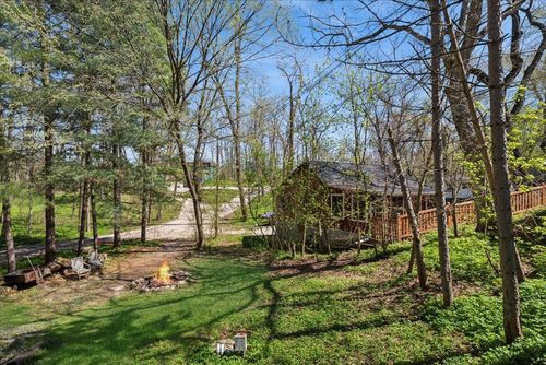 816 Maple St, Twin Lakes, WI, 53181-9357 | Card Image