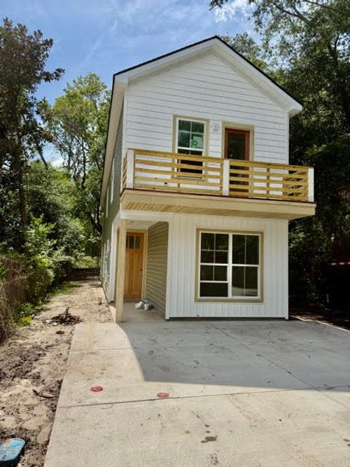 4713 Mint Ave, North Charleston, SC, 29405-5189 | Card Image