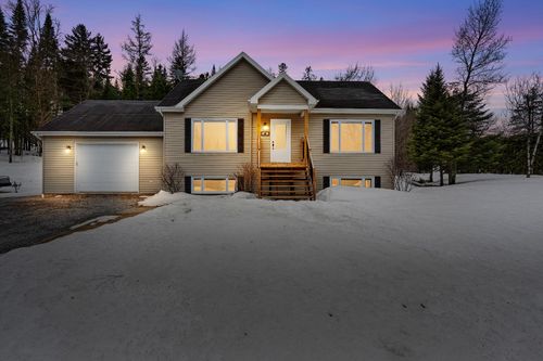 4 Rue Mountain View, Shannon, QC, G3S1N7 | Card Image