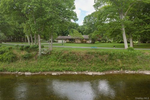 95 2nd Ave, Narrowsburg, NY, 12764-6020 | Card Image