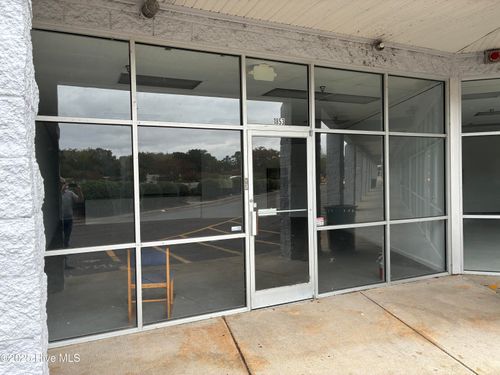 1853 W Ehringhaus St, Elizabeth City, NC, 27909-4555 | Card Image