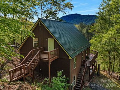 412 Blueberry Drive, House other with 3 bedrooms, 3 bathrooms and null parking in Burnsville NC | Image 3