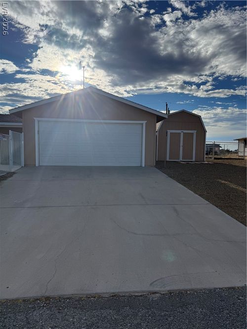 3160 Summerwood St, Pahrump, NV, 89048-6515 | Card Image