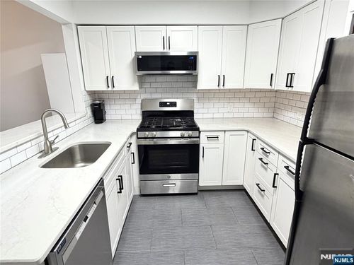 212 Westchester Court, Union, NJ, 07083 | Card Image