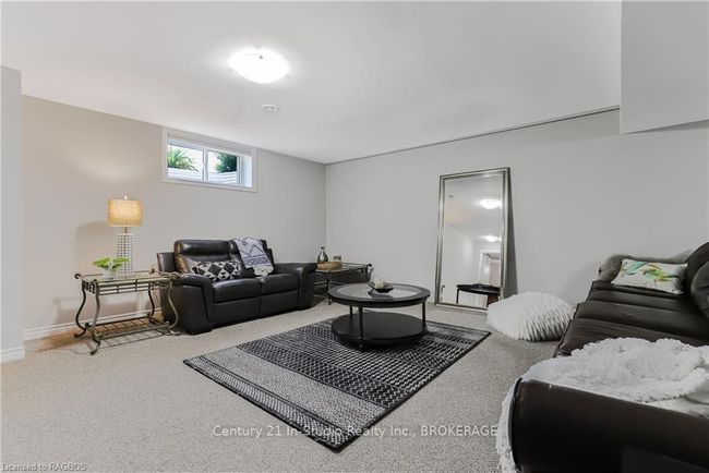 160 Hawthorn Cres, Condo with 3 bedrooms, 4 bathrooms and 2 parking in Kemble ON | Image 32