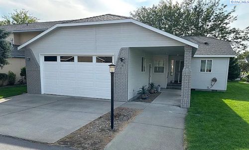 106 Tamarron Ln, Pasco, WA, 99301-6118 | Card Image