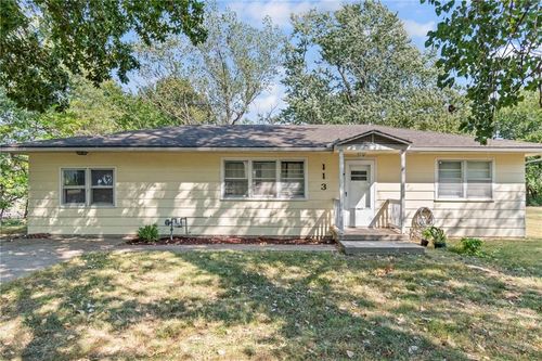 113 N Austin St, Oak Grove, MO, 64075-9743 | Card Image