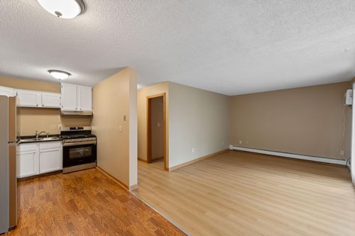 7202 72nd Ln N, Brooklyn Park, MN, 55428-1606 | Card Image