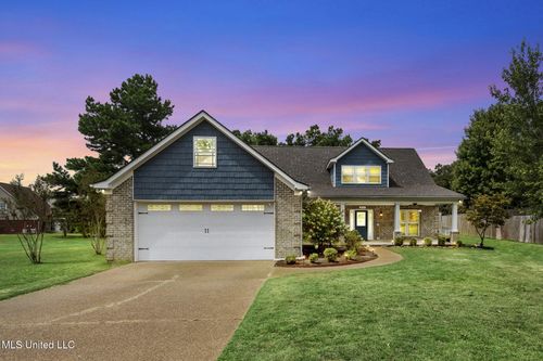 8247 Montrose Dr, Olive Branch, MS, 38654-7907 | Card Image