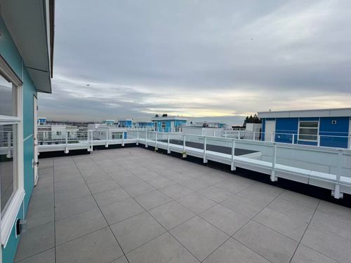 {{alt}} | Card Image