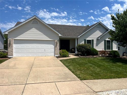 7 Twin Hollow Ct, O Fallon, MO, 63366-6315 | Card Image