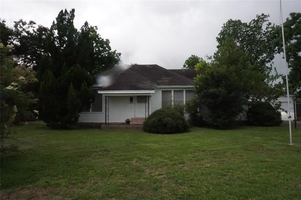 Parkway St, Groves, TX 77619