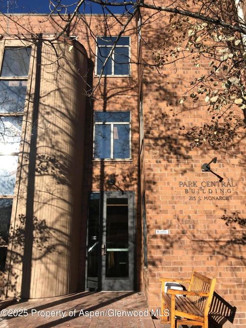 102a-103b-pcu31-215 S Monarch St, Aspen, CO, 81611-1973 | Card Image
