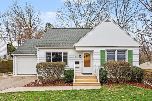 3118 Broadway Ave, Kalamazoo, MI, 49008-3960 | Card Image