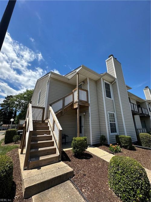 4251 Thalia Station Cir, Virginia Beach, VA, 23452-1758 | Card Image