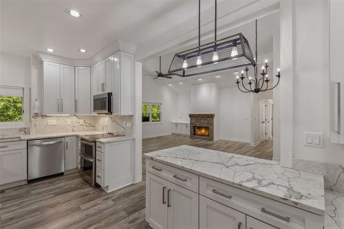 11 Woodlily Way, Highlands, NC, 28741-8387 | Card Image