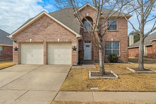 7805 Quiet Waters Drive, Arlington, TX, 76016 | Card Image