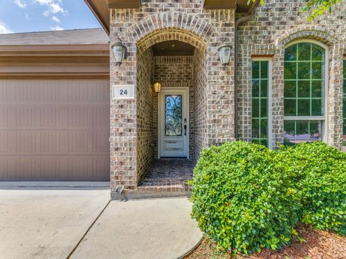 24 Oakridge Ln, Edgecliff Village, TX, 76134-1048 | Card Image