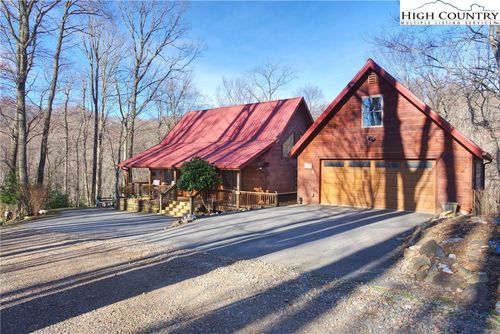 140 Vixen Den Dr, Zionville, NC, 28698-8913 | Card Image