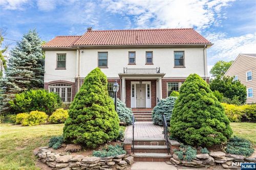 22 Serafin Pl, Glen Rock, NJ, 07452-3209 | Card Image