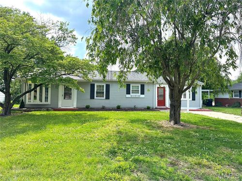 9 Crossroad Dr, Fairview Heights, IL, 62208-2202 | Card Image