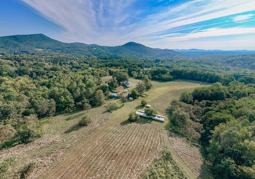 1737 Beagle Club Rd, Vinton, VA, 24179-5521 | Card Image