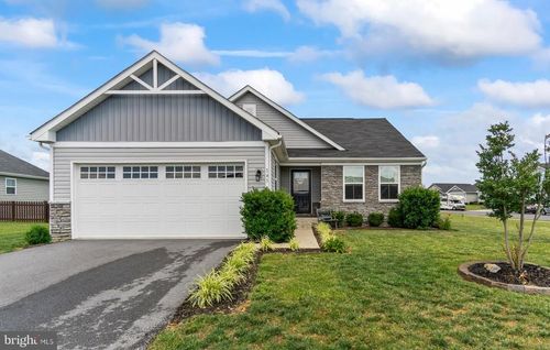 141 Norfolk Ln, MARTINSBURG, WV, 25405-1131 | Card Image