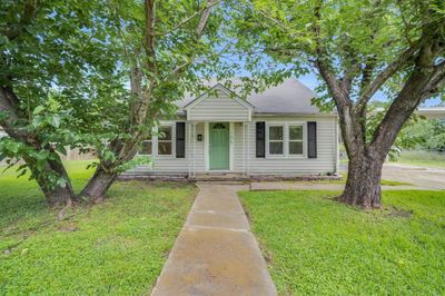 View of front facade featuring a front lawn | Image 3