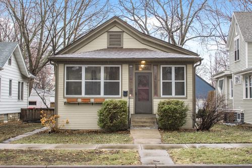 828 Armstrong Ave, Saint Paul, MN, 55102-3816 | Card Image