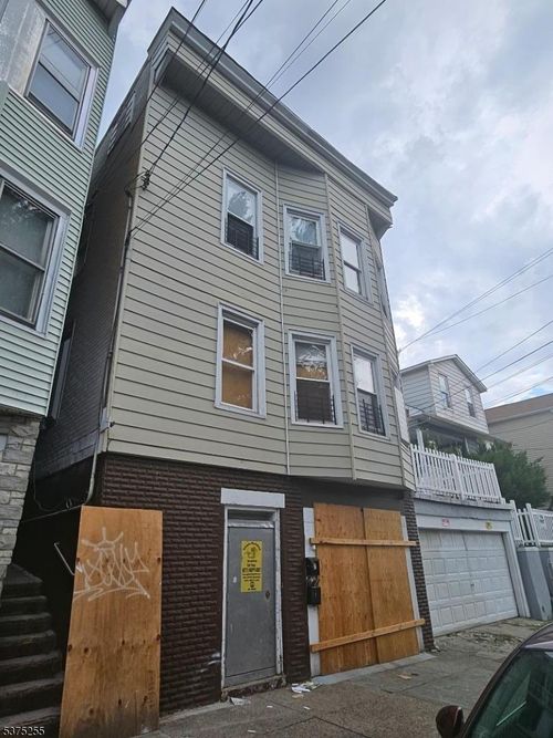 101 N 4th St, Paterson, NJ, 07522-2332 | Card Image