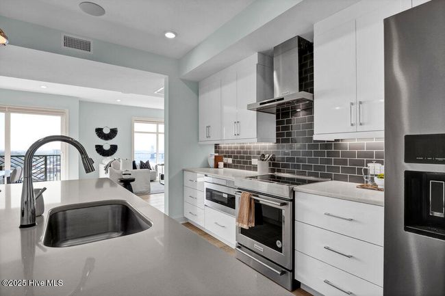 1354 - 240 N Water St, Condo with 2 bedrooms, 3 bathrooms and 2 parking in Wilmington NC | Image 7