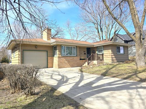1532 4th Ave, Windom, MN, 56101-1450 | Card Image
