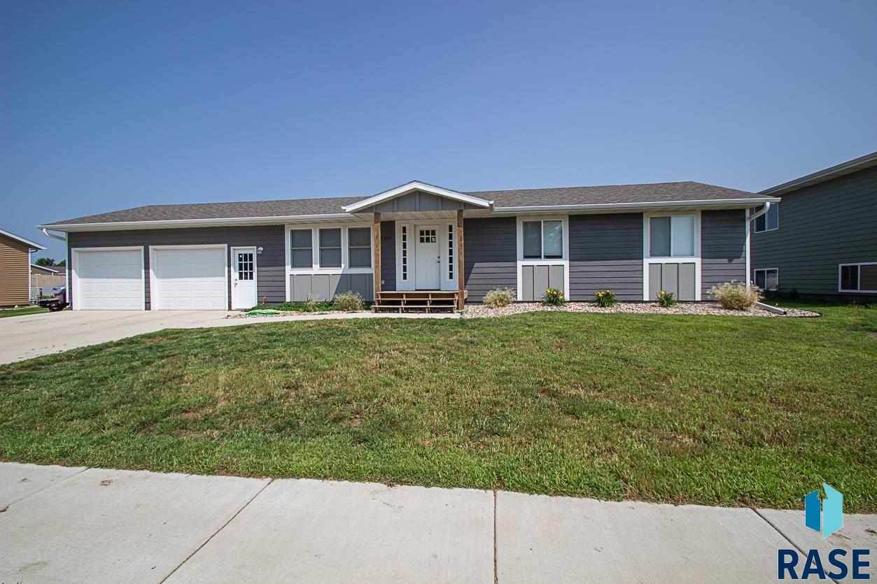 Bent Grass Ct, Sioux Falls, SD 57107