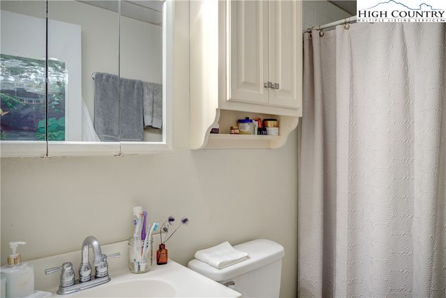 166 Skyland View Dr, House other with 4 bedrooms, 2 bathrooms and null parking in Blowing Rock NC | Image 26