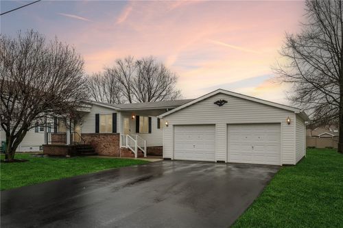 206 Martin Ave, Ellwood City, PA, 16117-2552 | Card Image