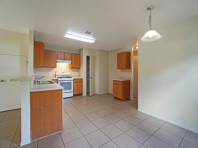 11404 Briarcreek Loop, House other with 3 bedrooms, 3 bathrooms and 4 parking in Manor TX | Image 10