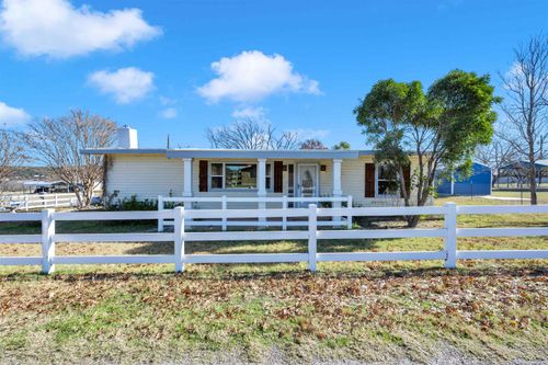 200 Lakeshore Loop, Tow, TX, 78672-4901 | Card Image
