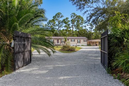 4075 Fort Center Ave, FORT DENAUD, FL, 33935-6302 | Card Image