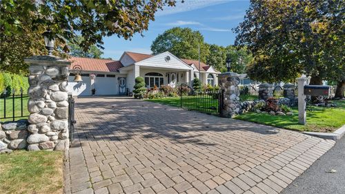 23 Albert Ave, Barrington, RI, 02806-1538 | Card Image