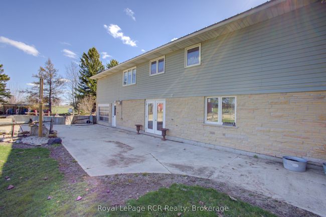 8715 Wellington Rd 7, House other with 4 bedrooms, 2 bathrooms and 10 parking in Palmerston ON | Image 10