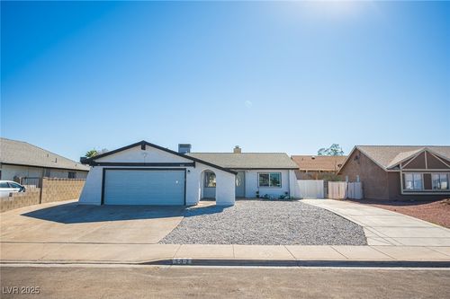 532 E Rolly St, Henderson, NV, 89011-5300 | Card Image