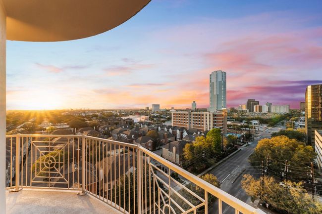 UNIT-1001 - 3505 Sage Rd, Condo with 2 bedrooms, 2 bathrooms and 2 parking in Houston TX | Image 27
