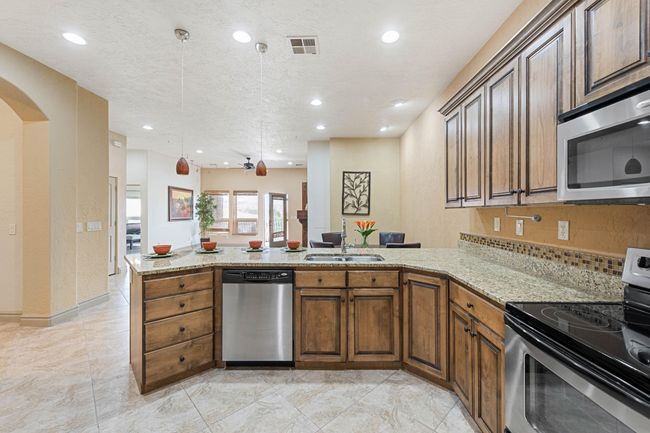 Open Floor Plan | Image 12
